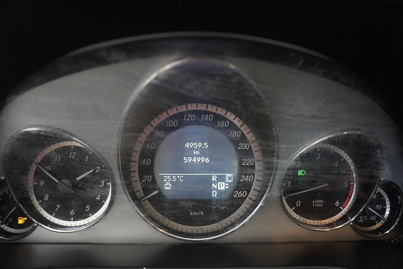 Mercedes-Benz Třídy E (2009) E350 3,0 CDI AVANTGARDE AUT. - fotka 19 z 26