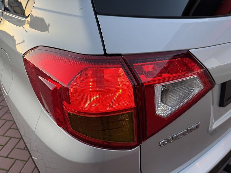 Suzuki Vitara (2017) 1.6i VVT LED Allgrip Kamera - fotka 42 z 50