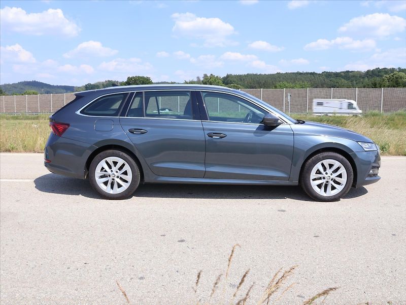 Škoda Octavia 2,0 TDI DSG Matrix Virtual DPH - fotka 8 z 25