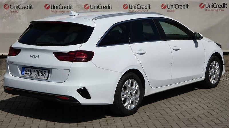 Kia Ceed 1.6 CRDi Exclusive SW - fotka 3 z 22