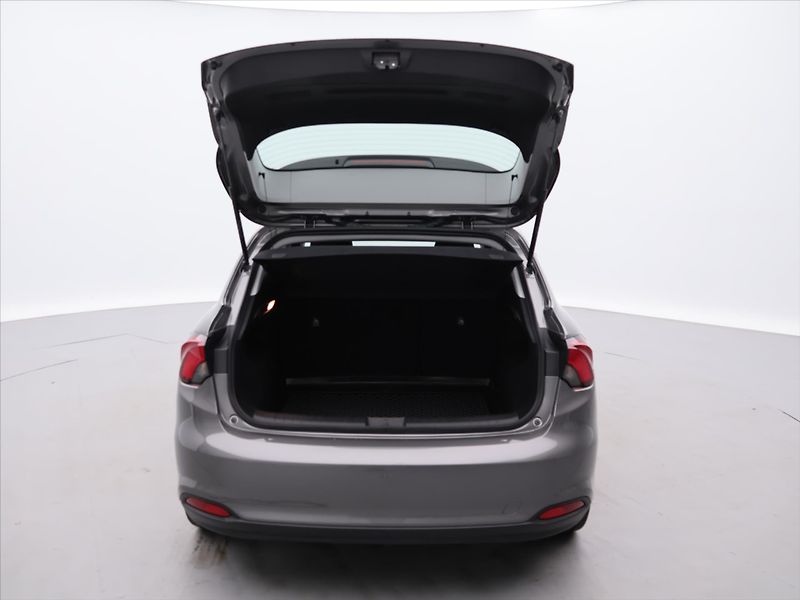 Fiat Tipo 1,4 16V 70kW CZ Street - fotka 9 z 34