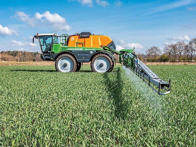 Pantera 4504 při postřiku na poli., zdroj: Se svolením Amazone Werke