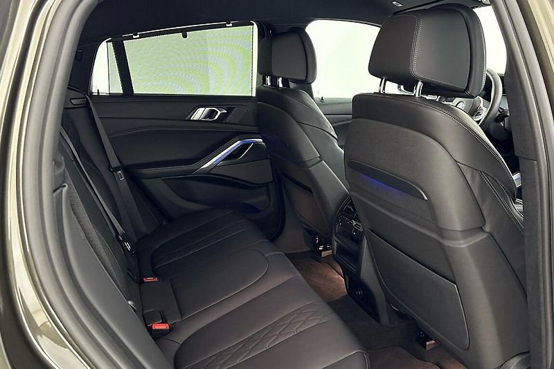 BMW X6 M50d - fotka 12 z 27