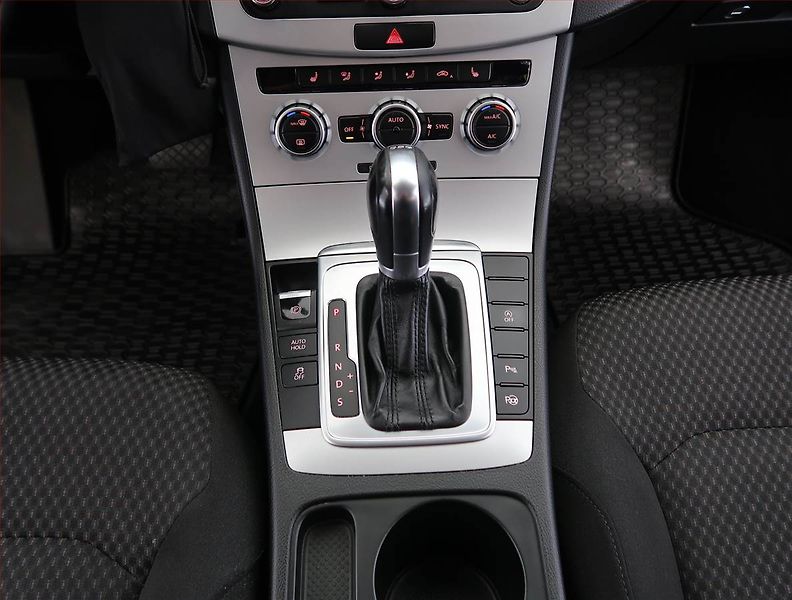 Volkswagen Passat (2013) Comfortline 2.0 TDI, Automat - fotka 13 z 21