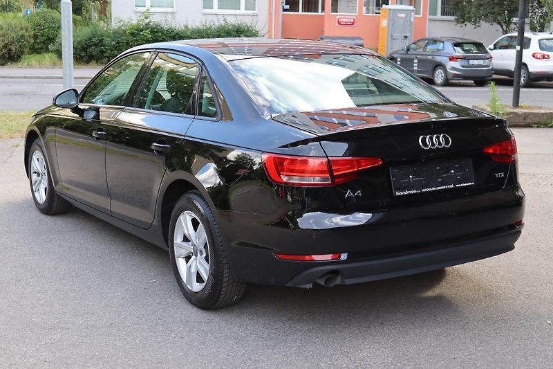 Audi A4 2.0TDI S-TRONIC SEDAN 110kW - fotka 12 z 50
