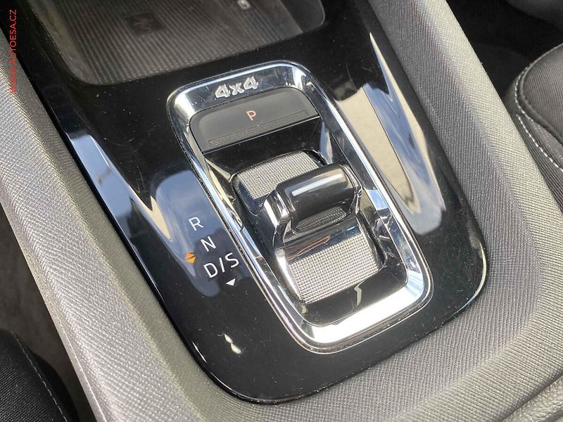 Škoda Octavia (2023) 2.0 TSi 4x4, ČR, SportLine - fotka 18 z 25