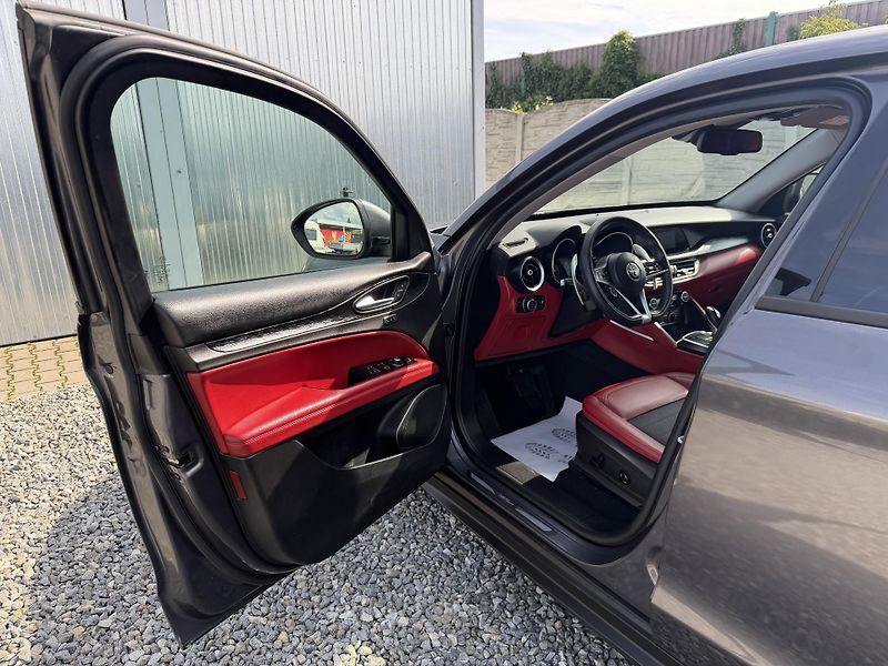 Alfa Romeo Stelvio 2.2JTDM Q4 4x4 210PS VELOCE 1A - fotka 142 z 167