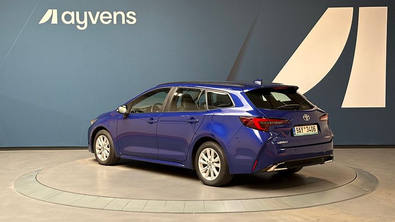 Toyota Corolla 2.0 Hybrid e-CVT Comfort Touri - fotka 3 z 13