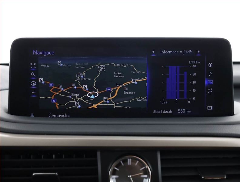 Lexus RX 400h (2022) 300 - fotka 15 z 21