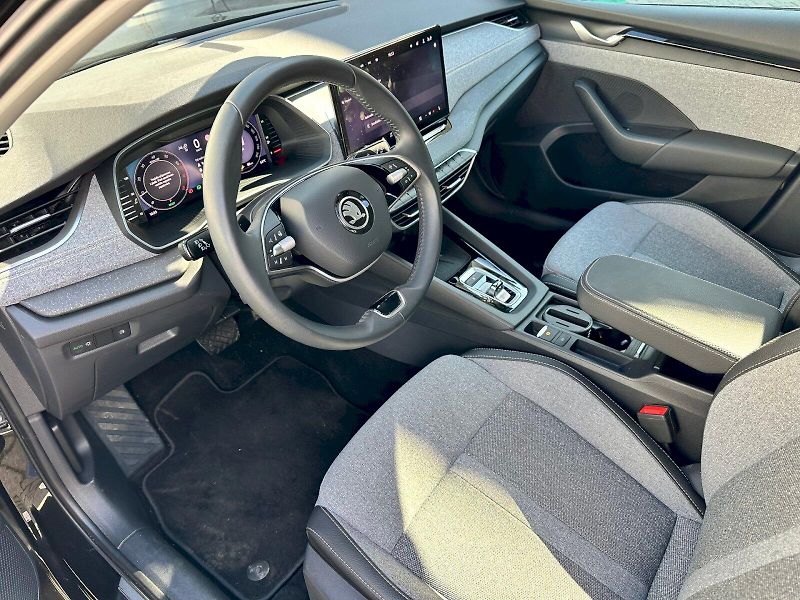 Škoda Octavia (2024) 1.5 TSI 110kW MHEV Top Selecti - fotka 6 z 22