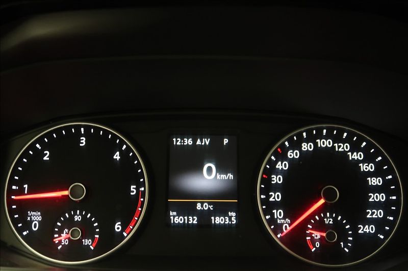 Volkswagen Multivan 2,0 TDI DSG 4MOTION HIGHLINE - fotka 15 z 45