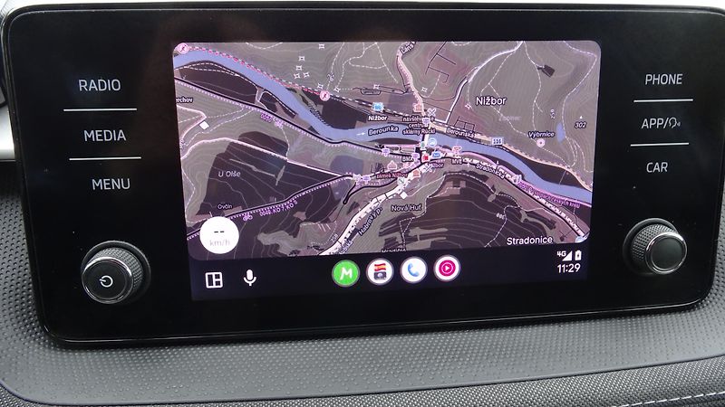 Škoda Fabia 1.0TSi Style + druhá sada kol - fotka 17 z 24