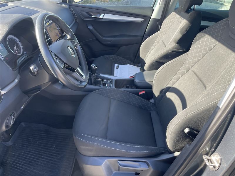 Škoda Karoq 1,0 TSi 85kw Style Tažné GPS - fotka 7 z 34