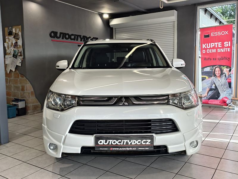 Mitsubishi Outlander 2.2 DI-D 4x4, 7MÍST, INSTYLE - fotka 2 z 24