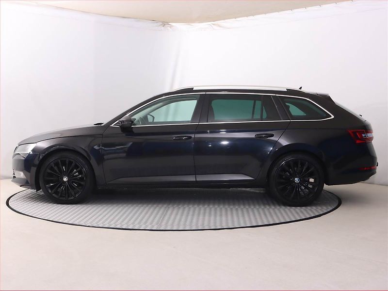 Škoda Superb (2017) 2.0 TDI, Automat, Kůže, Navi - fotka 3 z 21