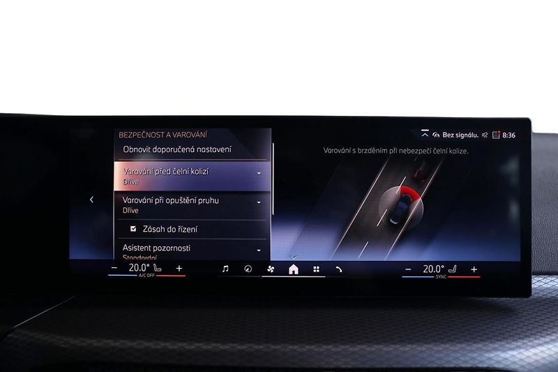 BMW Řada 3 330i xDrive Touring - fotka 13 z 21