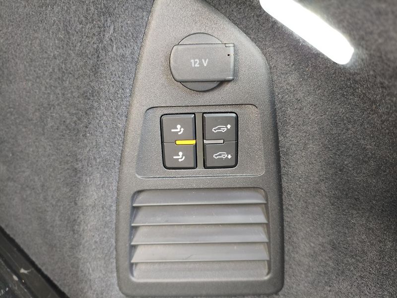 Volkswagen Touareg (2022) 3,0 TDI Elegance 210 KW - fotka 35 z 40
