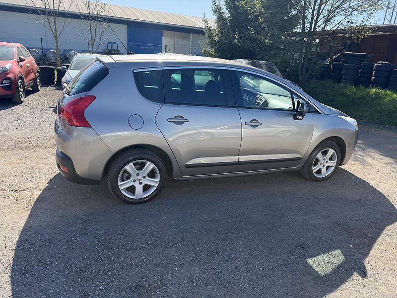 Peugeot 3008 1.6i 16V - fotka 7 z 21
