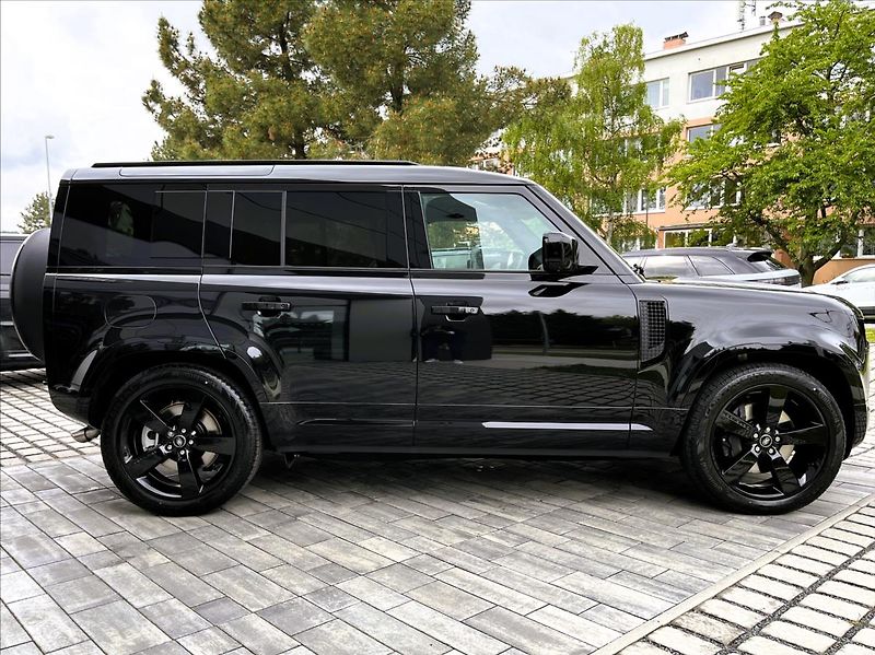 Land Rover Defender (2026) 110 V8 P425 X-DYNAMIC HSE - fotka 10 z 39
