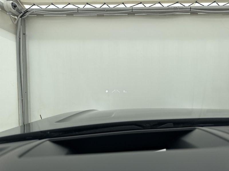 Volkswagen Touareg 3.0Tdi*1-MAJ*DPH*HUD*R-LINE* - fotka 23 z 50