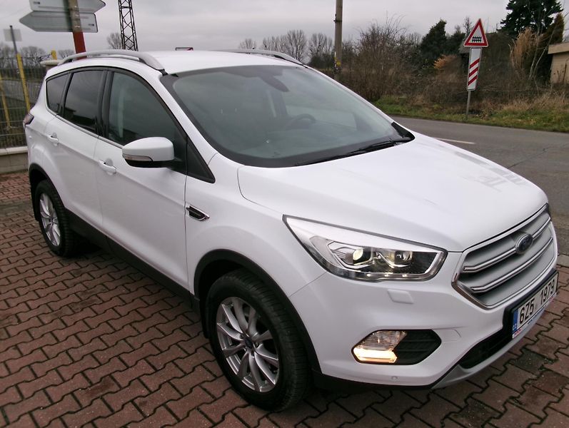 Ford Kuga (2019) 2,0TDCi TITANIUM Plus AWD ČR - fotka 11 z 39