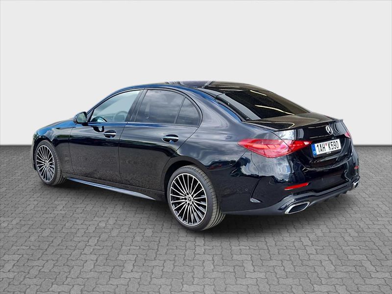 Mercedes-Benz Třídy C 300 d 4MATIC AMG Style Edition - fotka 3 z 22