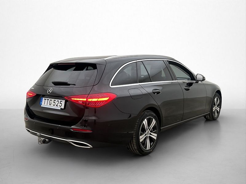 Mercedes-Benz Třídy C 300e Avantgarde Kamera Tažné - fotka 6 z 32