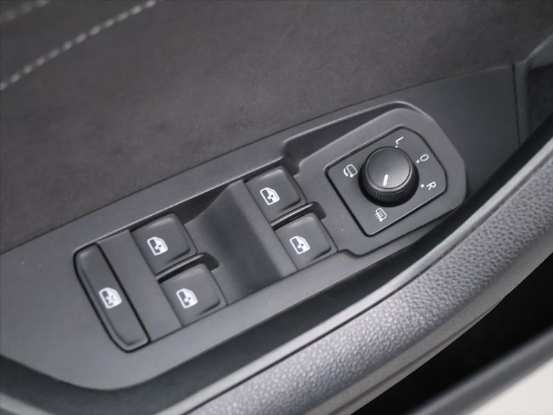 Škoda Kodiaq 2,0 TDI 110 kW Sportline DSG D - fotka 14 z 37