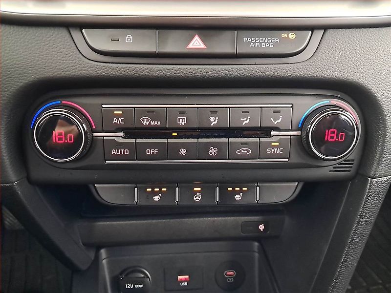 Kia Ceed (2025) 1.5 T-GDI - fotka 16 z 19