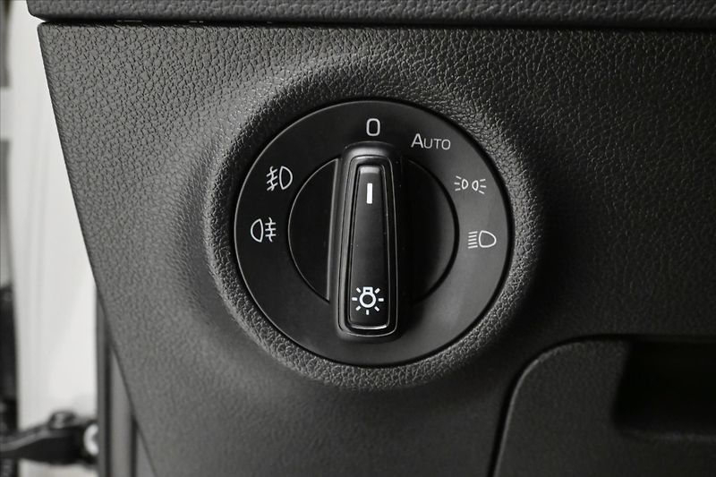 Škoda Karoq 2,0 TDI 85 kW DSG TAŽNÉ Záruka - fotka 26 z 32