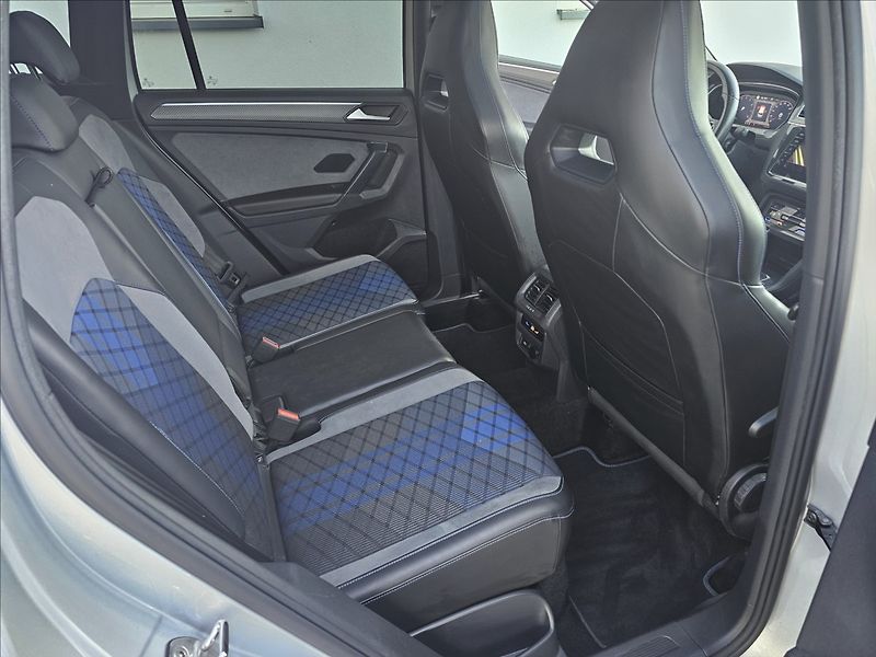 Volkswagen Tiguan 2,0 TSi 235KW D7 R DPH NAVI - fotka 35 z 44
