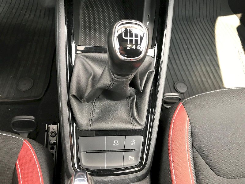 Škoda Kamiq (2022) Monte Carlo 1,5 TSI - fotka 16 z 27
