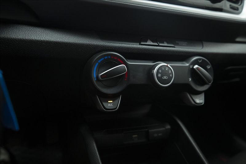 Kia Stonic 1,2 CVVT 1. MAJITEL ČR DPH - fotka 29 z 32