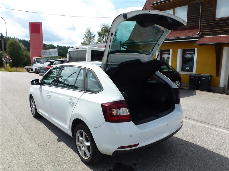 Škoda Rapid 1,4 TSI DSG Automat Spaceback - fotka 20 z 47