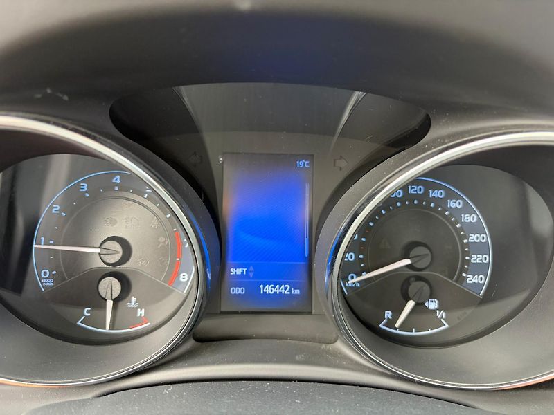 Toyota Auris 1.6 Valvematic Active - fotka 15 z 24