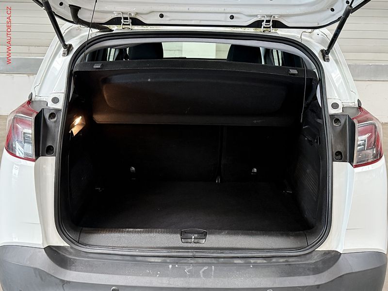 Opel Crossland X (2018) 1.2 i, ČR - fotka 7 z 17