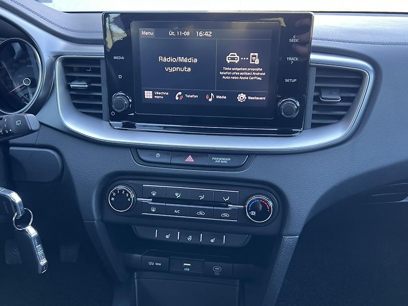Kia Ceed (2024) 1.5T-GDi 118kW KAMERA ČR NOVÉ - fotka 13 z 22