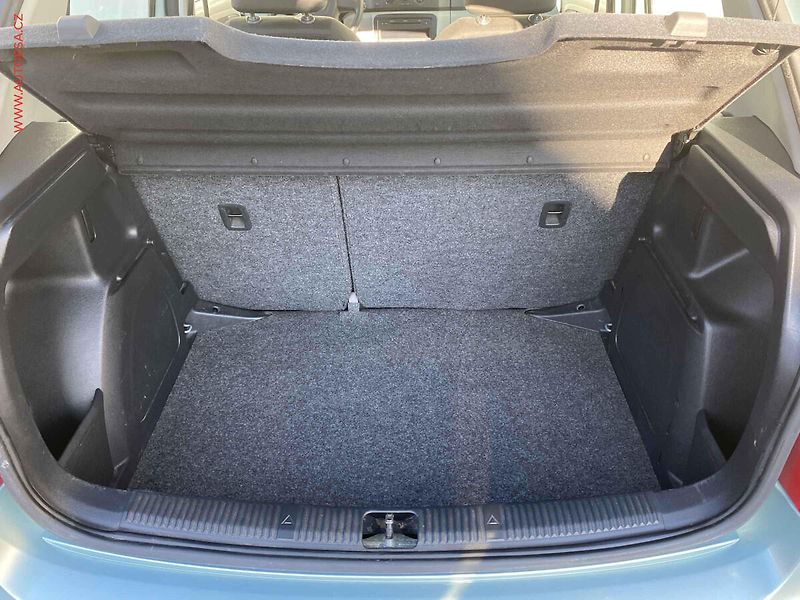 Škoda Fabia (2011) 1.2 TSi, Ambiente, výhřev sed - fotka 7 z 17