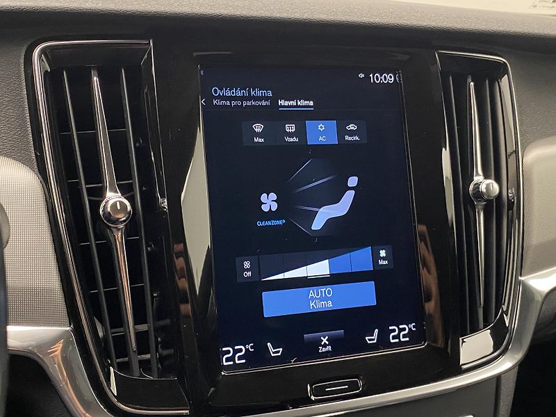 Volvo V90 B4 MOMENTUM AUT CZ - fotka 38 z 48