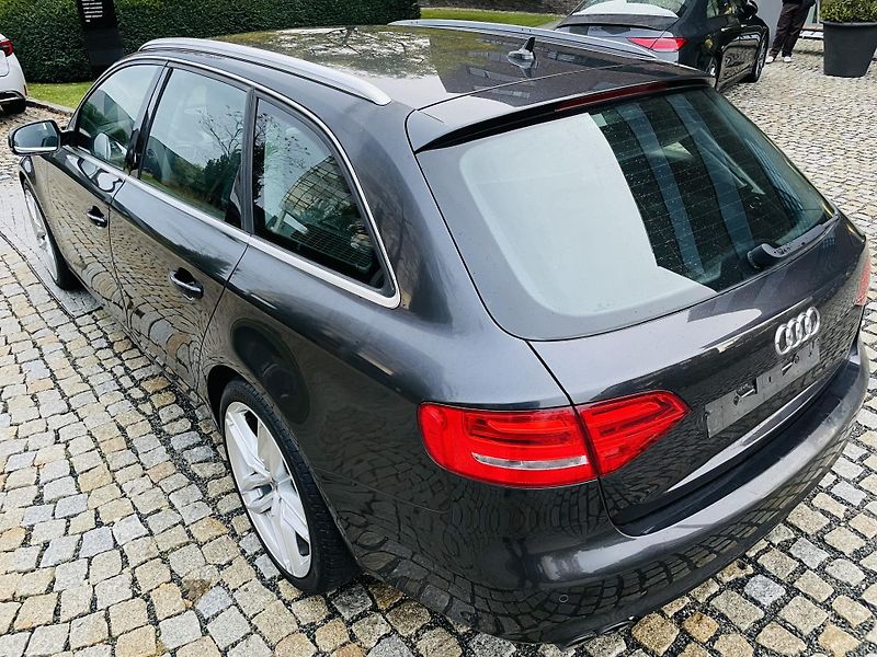 Audi A4 2.0TDI MANUÁL SENZORY NAVI - fotka 17 z 44