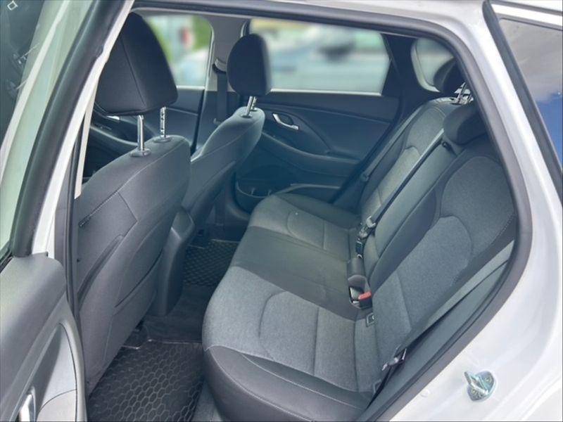 Hyundai i30 1,5 T-GDI Smart - fotka 8 z 11