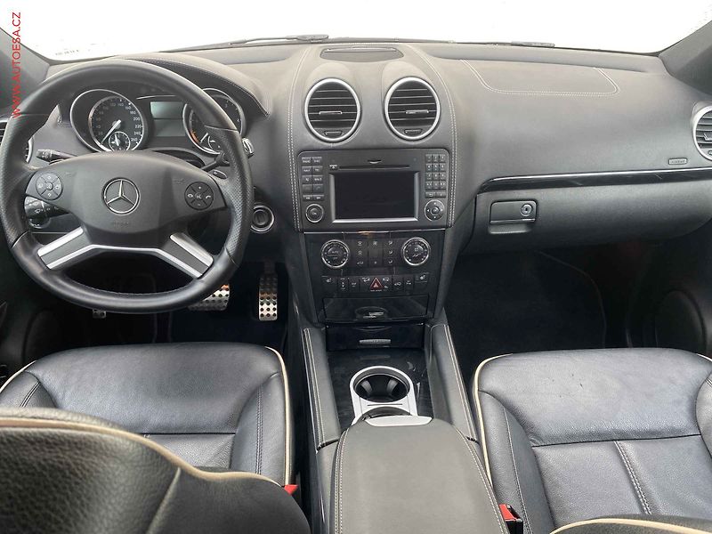 Mercedes-Benz Třídy M (2012) 3.0 CDi ML 350 4Matic, 1.maj - fotka 8 z 20