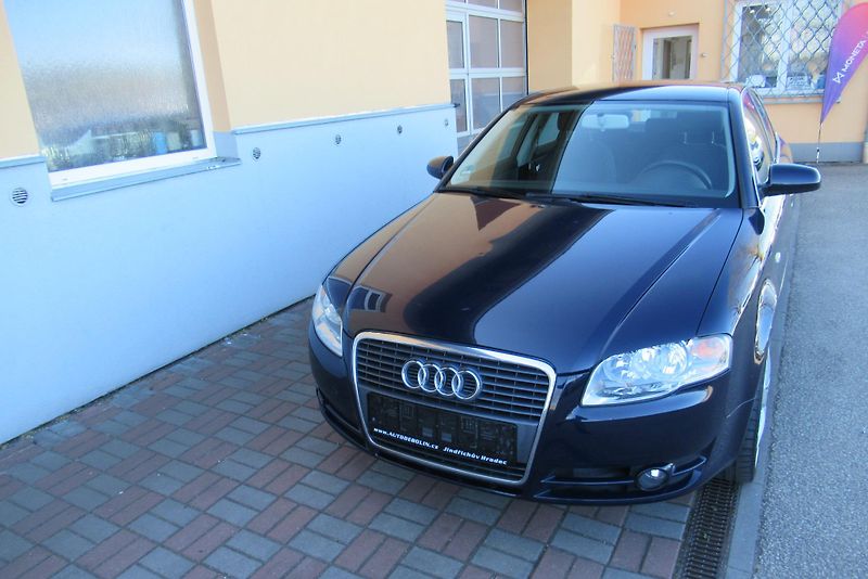 Audi A4 1.9 TDi AUT.KLIMA VYHŘ.SEDAČKY - fotka 8 z 20