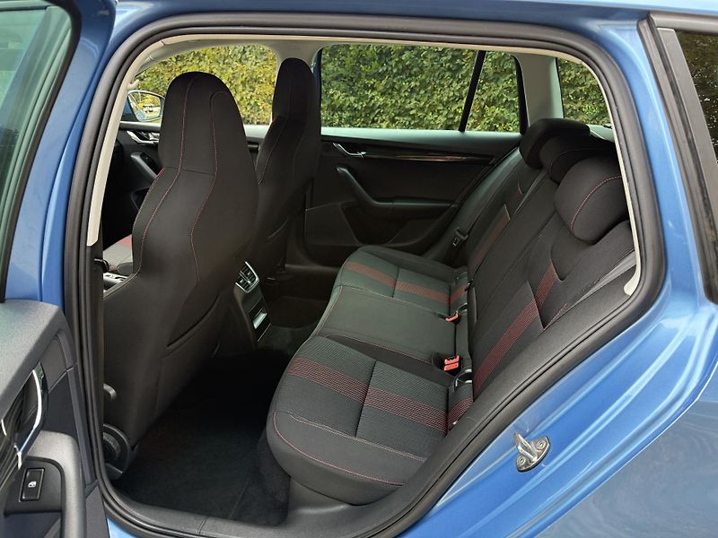 Škoda Octavia 2.0 TSi STYLE DSG - fotka 22 z 35
