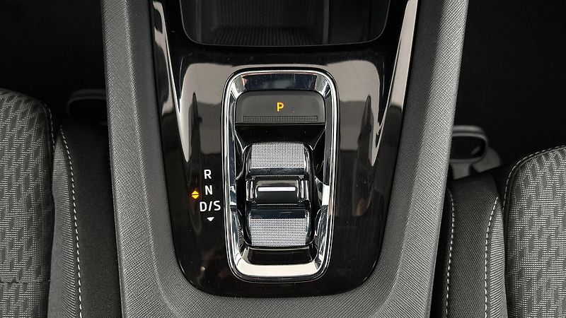 Škoda Octavia 2.0 TDI DSG Style Combi - fotka 22 z 27