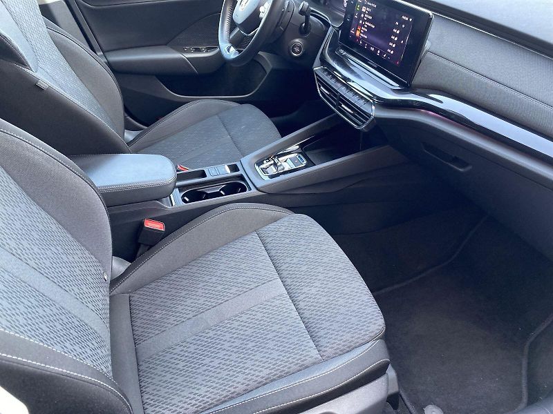 Škoda Octavia (2023) Combi 1.5 TSI M-HEV DSG Style+ - fotka 8 z 39