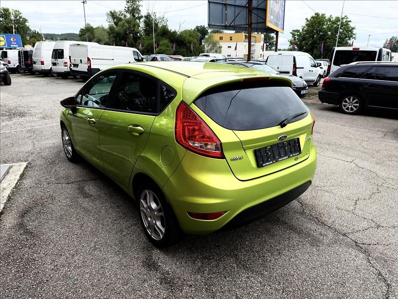 Ford Fiesta 1,2 i SPORT - fotka 7 z 27