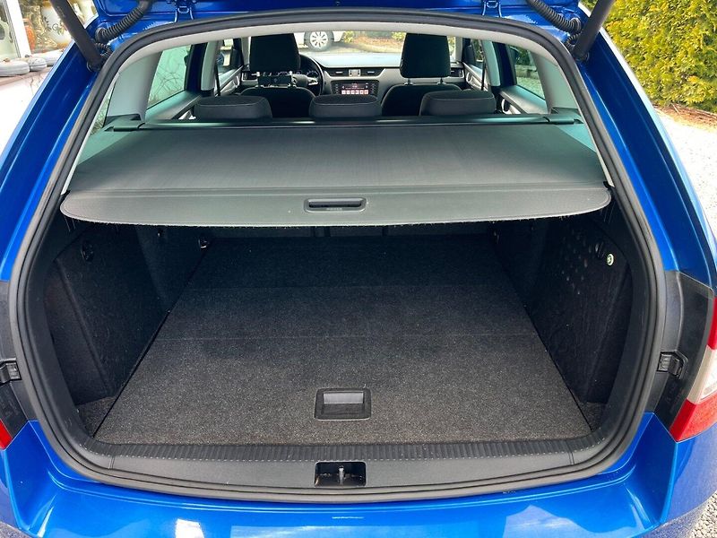 Škoda Octavia (2018) 1.6 TDi DSG WEBASTO rozvody - fotka 11 z 39