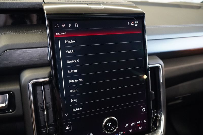 GMC Yukon (2026) Denali 6.2 V8 - fotka 41 z 59