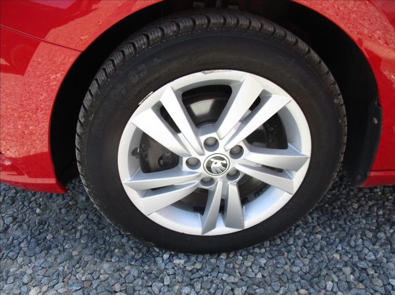 Škoda Fabia 1,0 TSI, klima,servis,DPH,CZ, - fotka 19 z 21